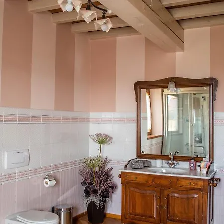 Antiche Vie Bed & Breakfast 4*