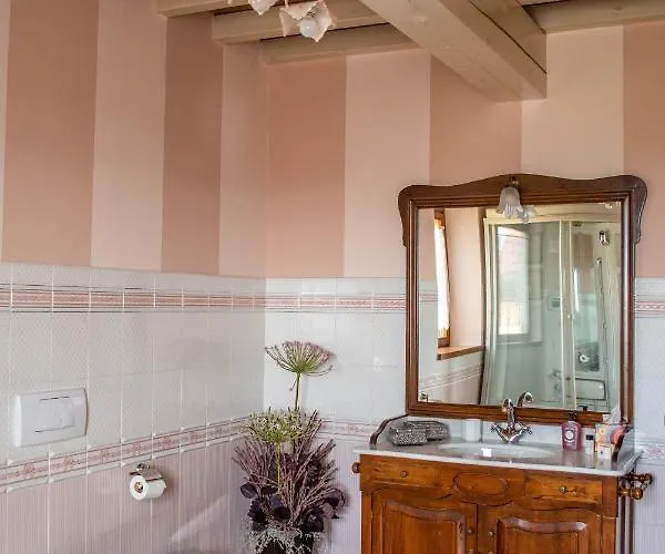 Antiche Vie Bed & Breakfast 4*